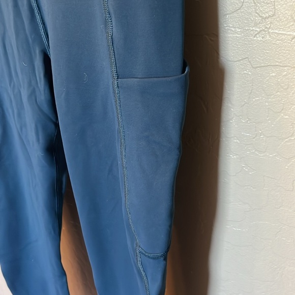 ATHLETA Cropped Legging EUC Peacock blue, size small, 22” inseam - Picture 3 of 5